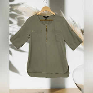 ELLEN TRACY 100% Linen Women’s Size Medium Army Green Tassel Zip Blouse Pullover